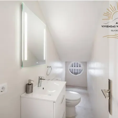 Casa Caletillas بيت للعطل